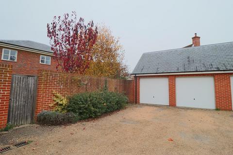 4 bedroom detached house to rent, Willow Close, Bury St Edmunds IP31