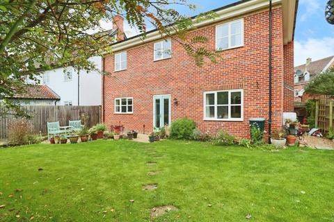 4 bedroom detached house to rent, Willow Close, Bury St Edmunds IP31