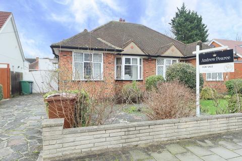 2 bedroom semi-detached bungalow for sale, Hereford Gardens, Pinner HA5