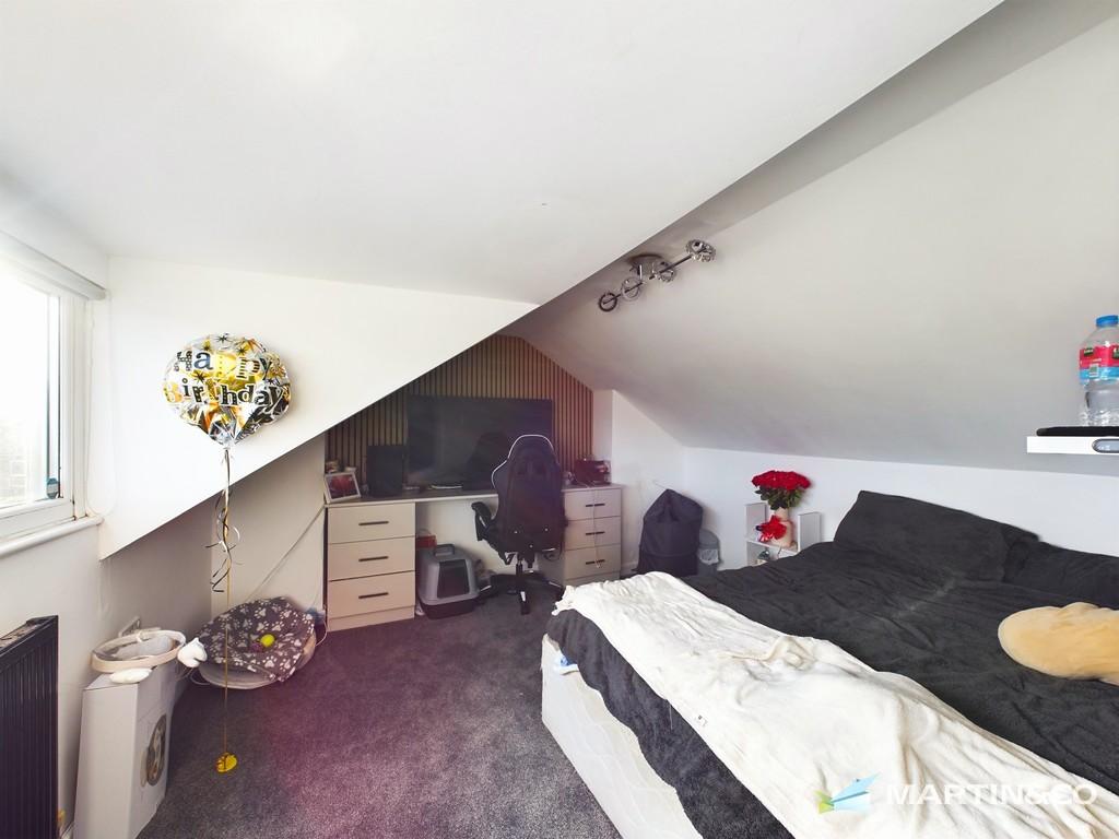 Bed 2 a - Flat