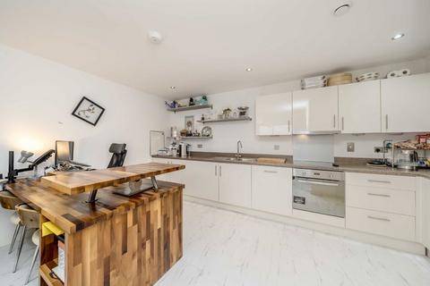 2 bedroom flat for sale, Tewkesbury Road, London W13