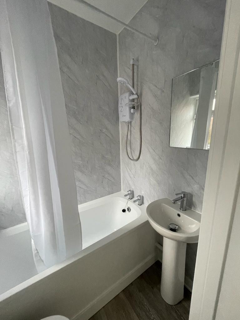 Bathroom shower actual pic 1v