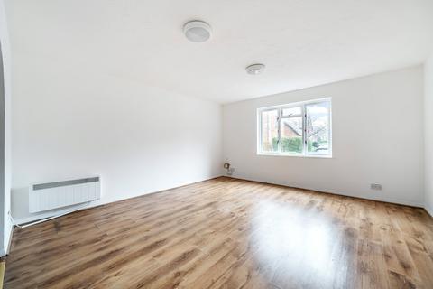 2 bedroom flat to rent, Tintagel Way, Woking, Surrey, GU22