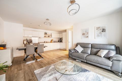 2 bedroom flat for sale, Spitfire Chase, Walton-On-Thames, Surrey, KT12