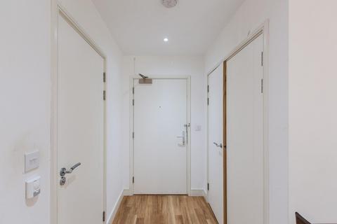 Studio to rent, Pell Street, London, SE8