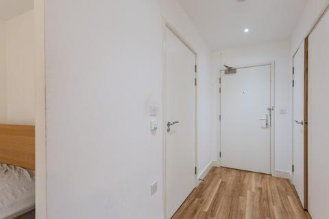 Studio to rent, Pell Street, London, SE8