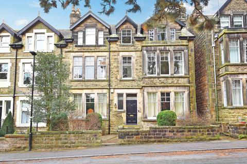 3 bedroom flat for sale, Harlow Moor Drive, Harrogate