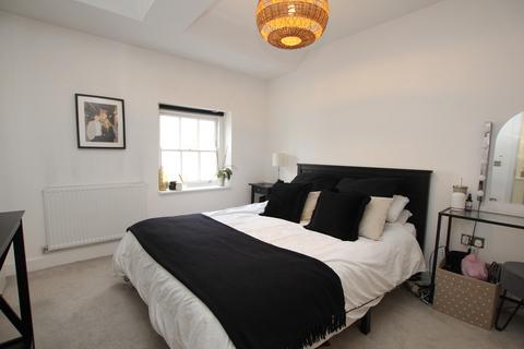 2 bedroom apartment to rent, Lower Bridge Street, Chester