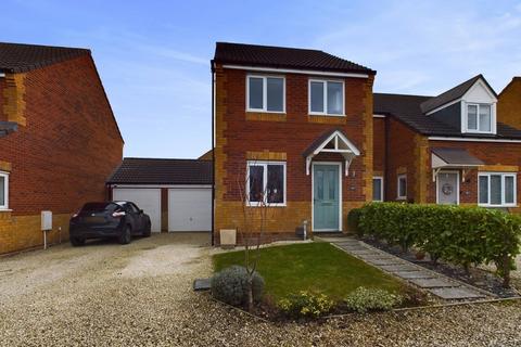 3 bedroom semi-detached house for sale, Spinnaker Road, Clowne