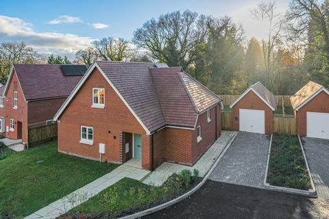 3 bedroom detached house for sale, Wormley Lane, Godalming GU8