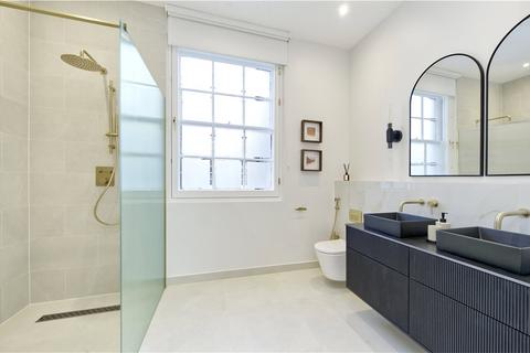 3 bedroom terraced house to rent, Ranelagh Grove, Belgravia, London, SW1W