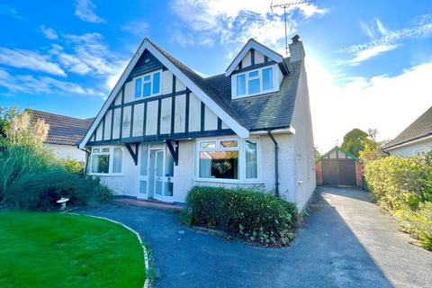 3 bedroom detached house for sale, Knightscroft Avenue, Rustington