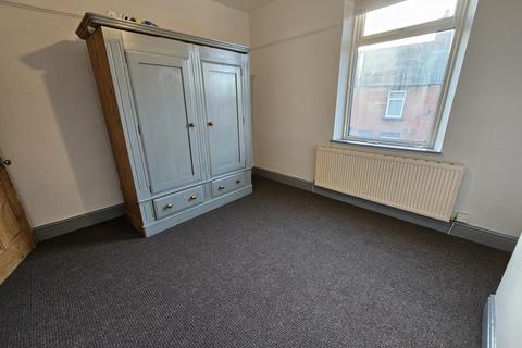 2 bedroom house to rent, Blenheim Road, Barnsley