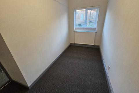 2 bedroom house to rent, Blenheim Road, Barnsley