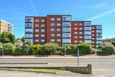 2 bedroom flat for sale, Portsmouth Road, Surbiton, KT6