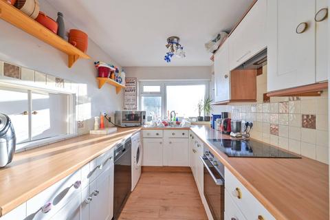 2 bedroom flat for sale, Melville Court, Guildford, GU2