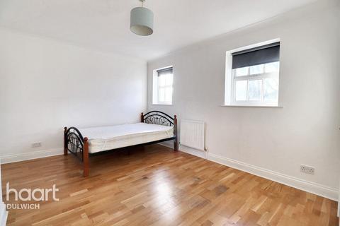 3 bedroom end of terrace house to rent, Peckham Rye, LONDON