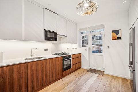 4 bedroom end of terrace house to rent, Porchester Terrace, London