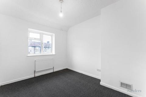 3 bedroom property to rent, Manning Road, Dagenham RM10