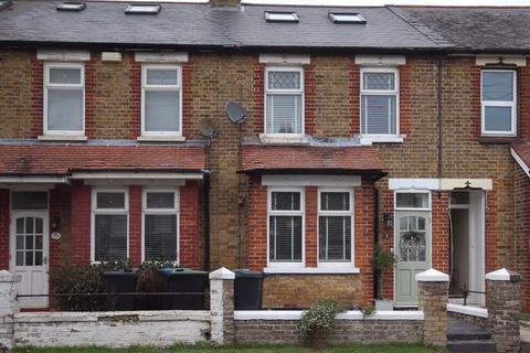 3 bedroom terraced house for sale, Fairfield Road, Minster