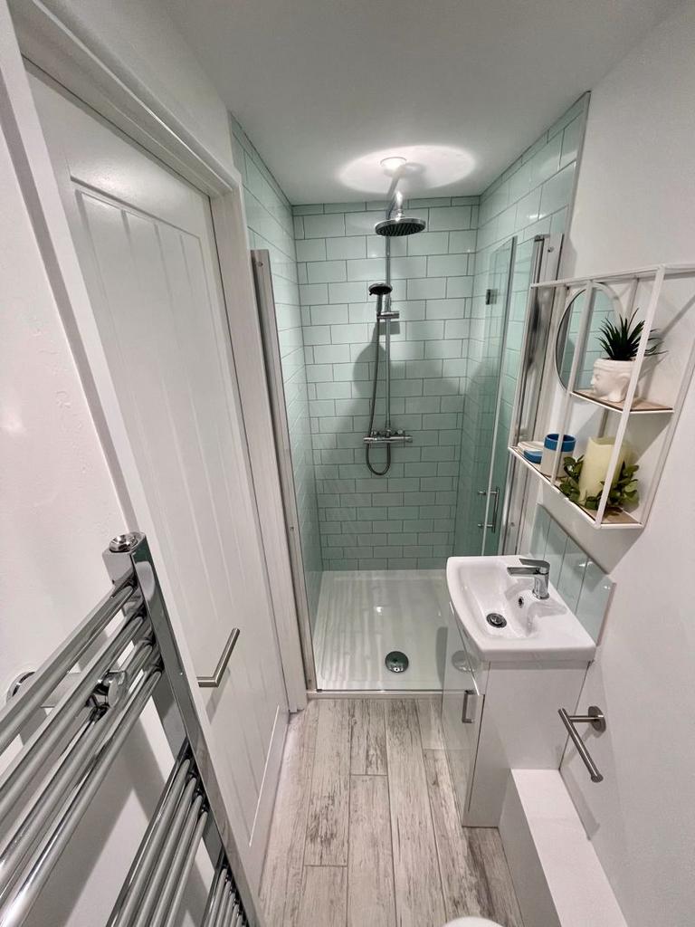 Annex Shower Room