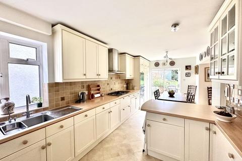 4 bedroom detached house for sale, Chantry Hurst, Epsom