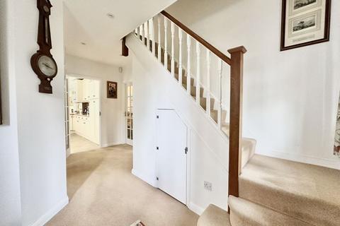 4 bedroom detached house for sale, Chantry Hurst, Epsom