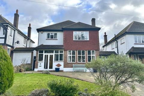 11 Chantry Hurst, Epsom, KT18 7BN