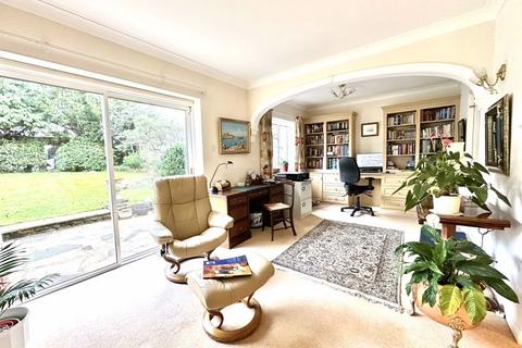 11 Chantry Hurst, Epsom, KT18 7BN