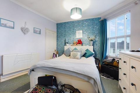 3 bedroom end of terrace house for sale, Napier Road, Gillingham