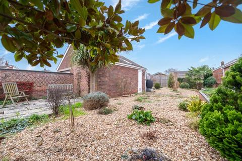 2 bedroom bungalow for sale, 1 Overton Close, Navenby, Lincoln