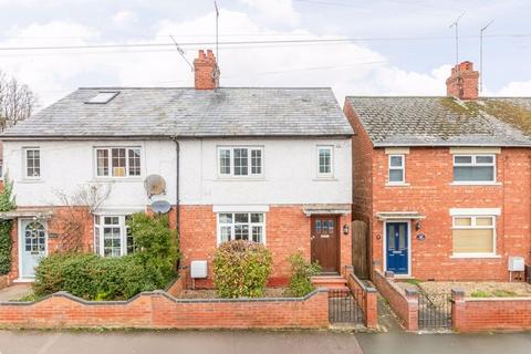 2 bedroom semi-detached house for sale, Kings Road, Banbury