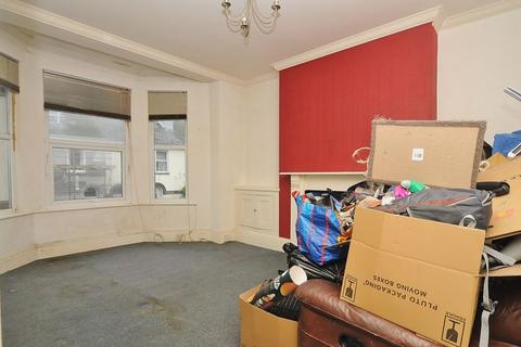 1 bedroom house for sale, Molesworth Road, Plymouth. One Bedroom First Floor Flat in need of Upgrading.