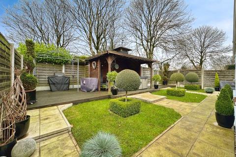 3 bedroom bungalow for sale, Fulwood Close, Bury