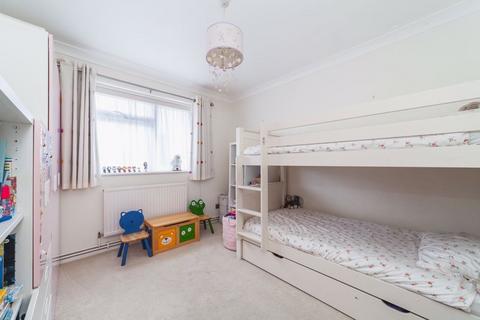 3 bedroom apartment for sale, Three Bedroom Flat for Sale in Bulow Court, Pearscroft road SW6