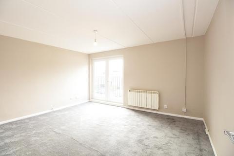 3 bedroom apartment to rent, Warren Bank, Simpson, MK6 3AQ