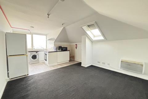 Studio to rent, Portswood Park, Southampton SO17