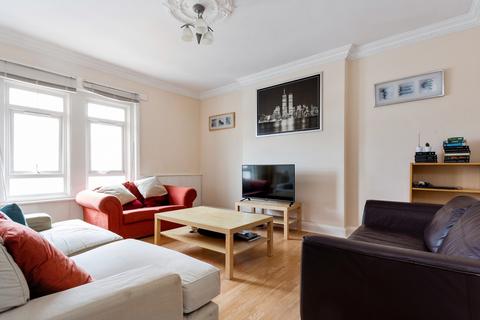 3 bedroom flat to rent, London