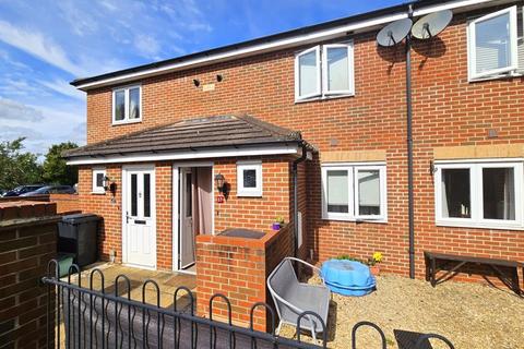 1 bedroom terraced house to rent, Greenways, Gloucester