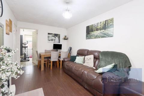 2 bedroom terraced house for sale, Fenman Gardens, Ilford IG3