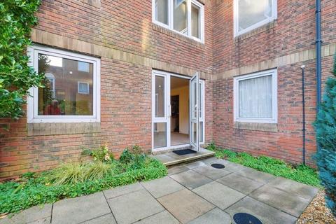 1 bedroom retirement property for sale, 18 Queens Park West Drive, Bournemouth BH8