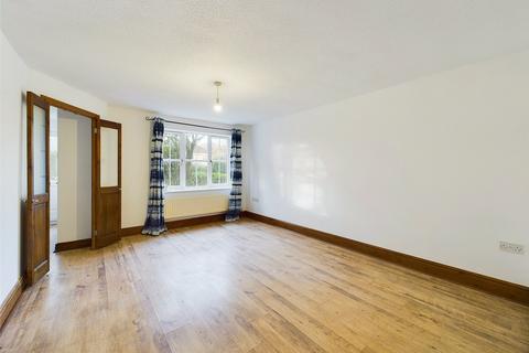 3 bedroom end of terrace house to rent, Dart Close, Quedgeley, Gloucester, GL2