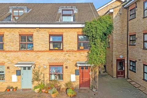 3 bedroom townhouse for sale, Louisa Close, Victoria Park Village