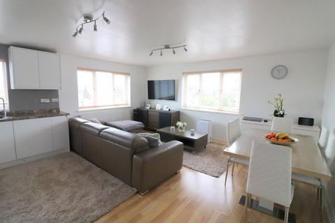 3 bedroom flat to rent, Luton LU2