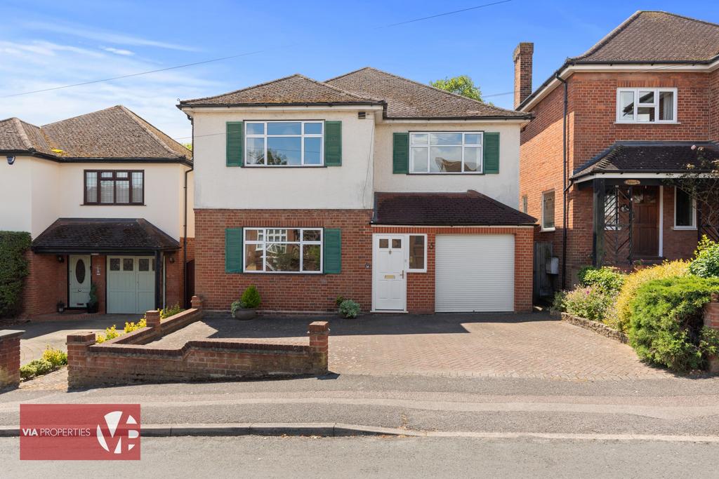 Springfields, Broxbourne EN10 4 bed detached house - £895,000