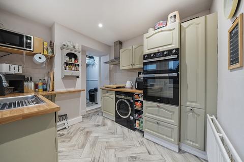 2 bedroom semi-detached house for sale, Station Road, Teynham, Sittingbourne