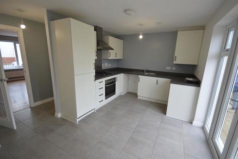 3 bedroom end of terrace house to rent, Navigator Way, Truro