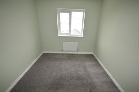 3 bedroom end of terrace house to rent, Navigator Way, Truro