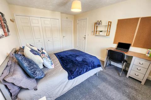 1 bedroom in a house share to rent, Roe Drive