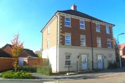 4 bedroom semi-detached house to rent, Mimosa Drive, Reading RG2